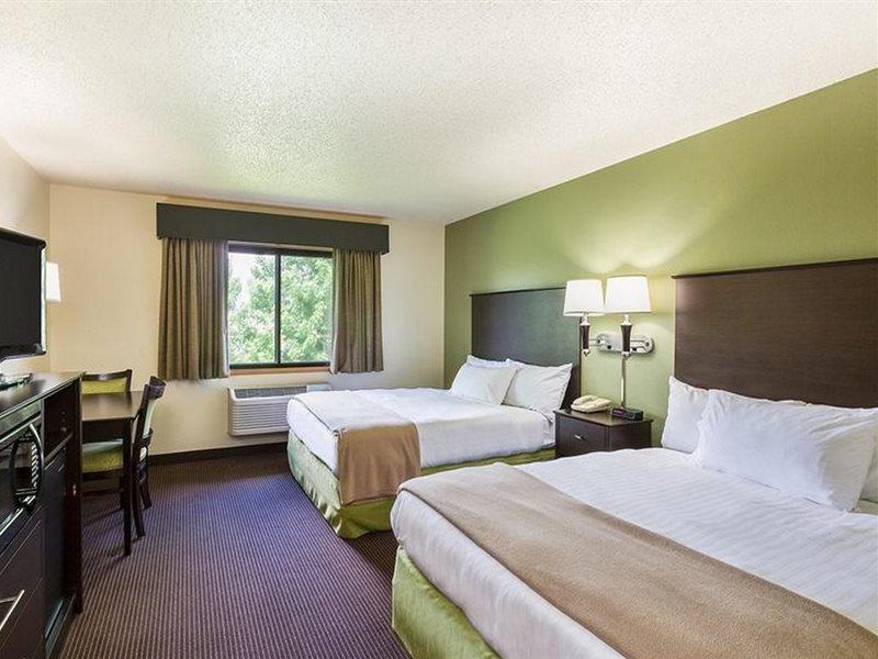 Americinn By Wyndham Hampton Exterior photo