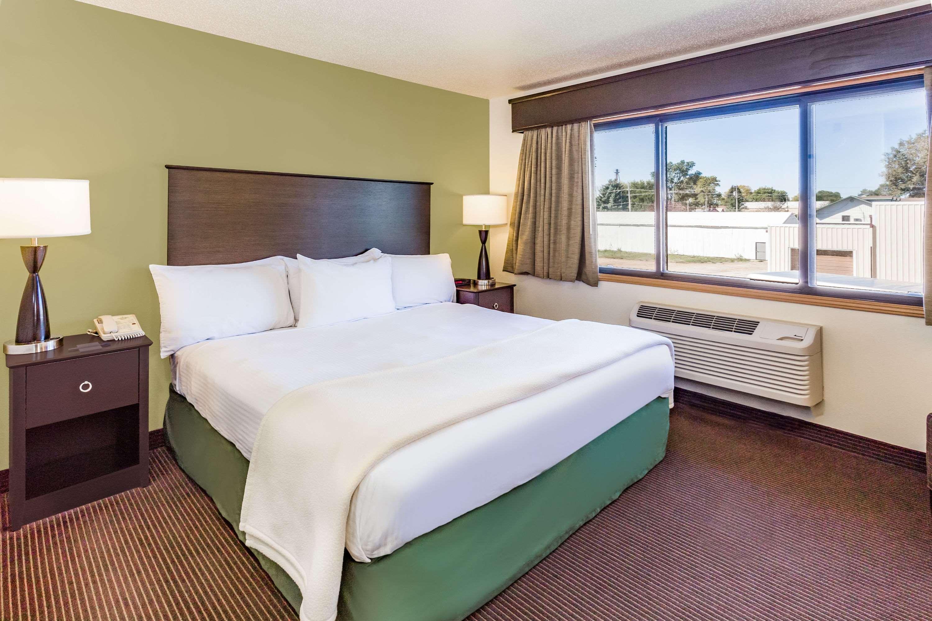 Americinn By Wyndham Hampton Exterior photo