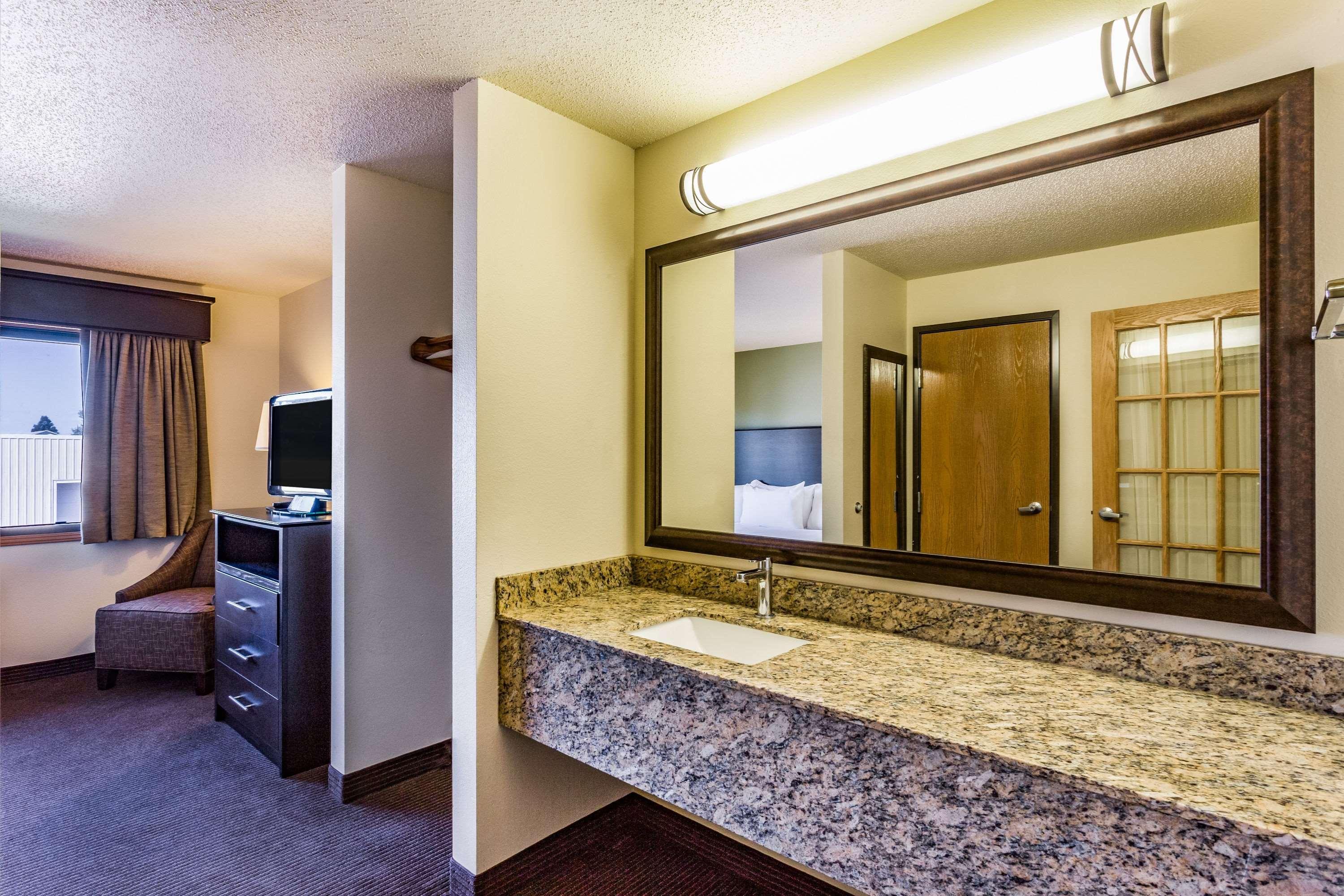 Americinn By Wyndham Hampton Exterior photo