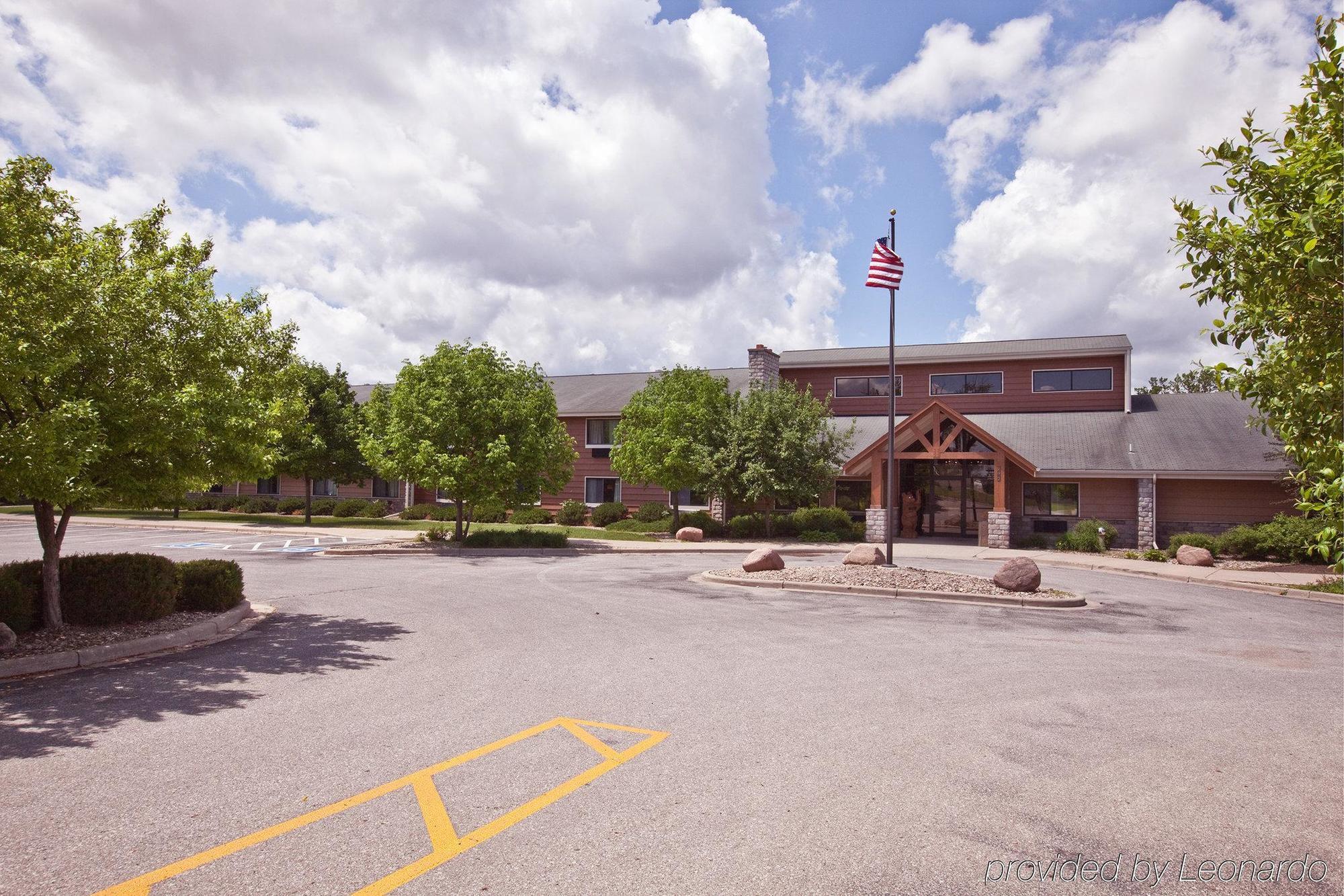 Americinn By Wyndham Hampton Exterior photo